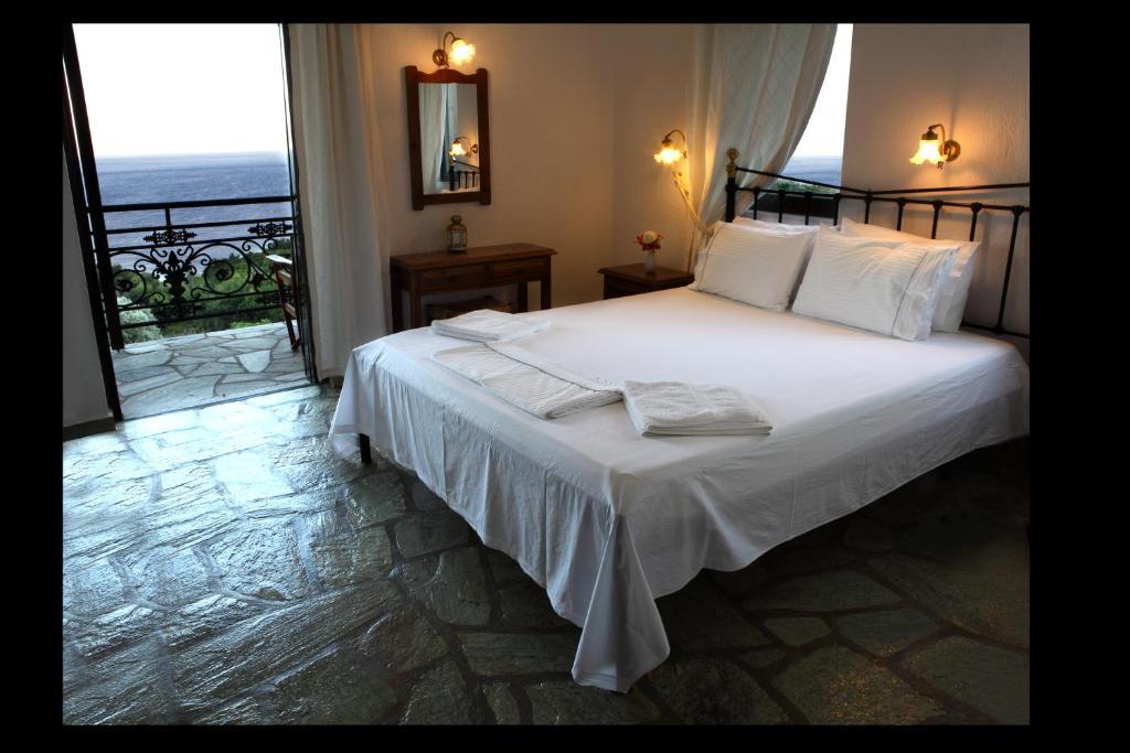 Mando Beachfront Stafylos Chambre photo